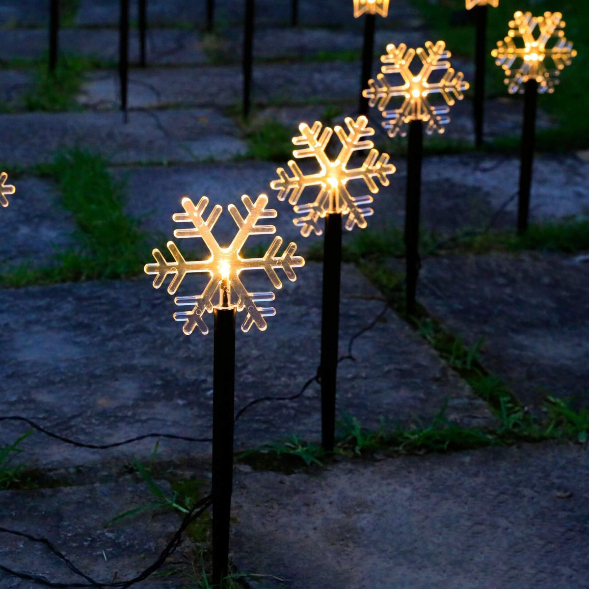 Luci Solari da Giardino a Palo per un Bagliore Festivo