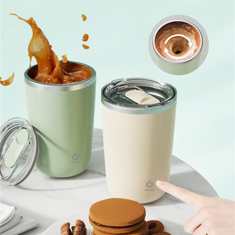 Tasse auto-mélangeante pour un mélange sans effort