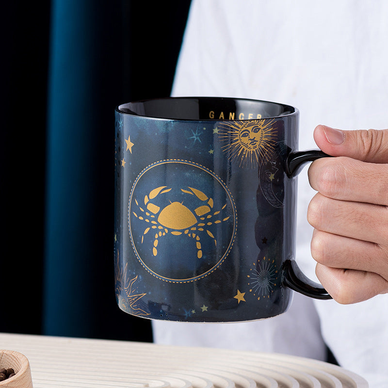 Tasse zodiaque cobalt pour un caractère céleste