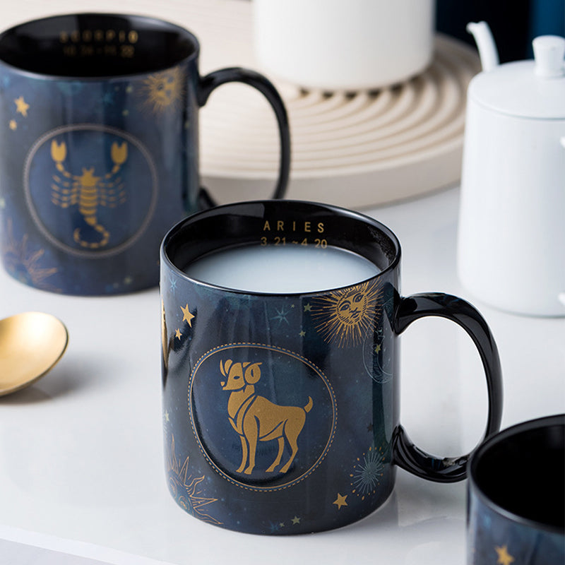 Tasse zodiaque cobalt pour un caractère céleste