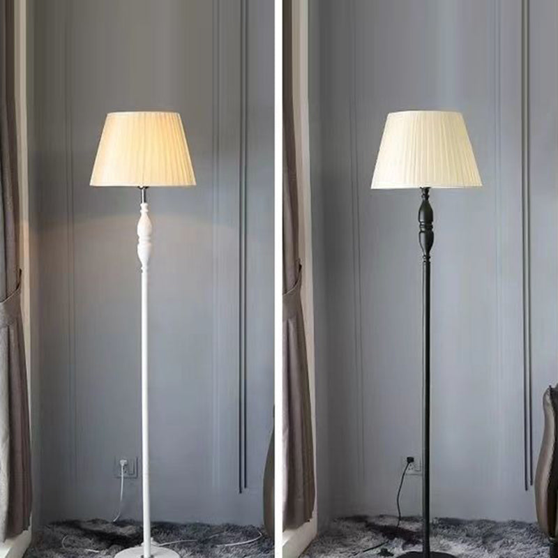 Vintage Zylinder Stehlampe mit sanftem Charakter