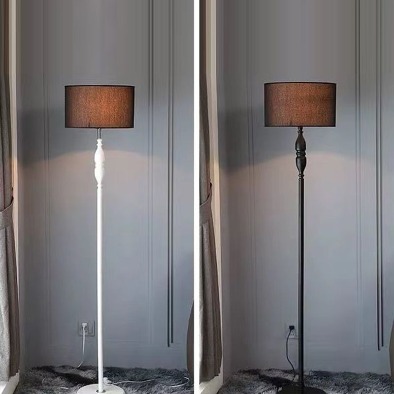 Vintage Zylinder Stehlampe mit sanftem Charakter