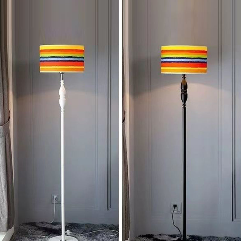 Vintage Zylinder Stehlampe mit sanftem Charakter