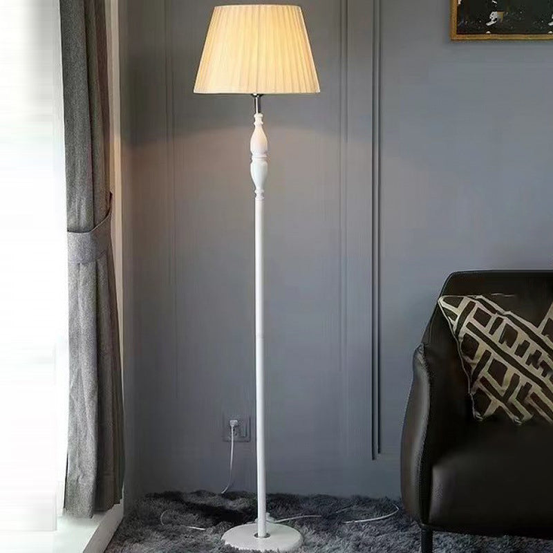 Vintage Zylinder Stehlampe mit sanftem Charakter