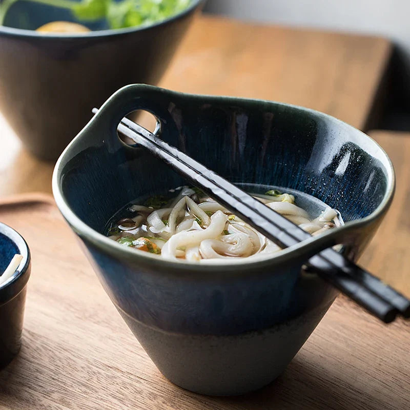 Bol à soupe artisanal en céramique avec deux anses
