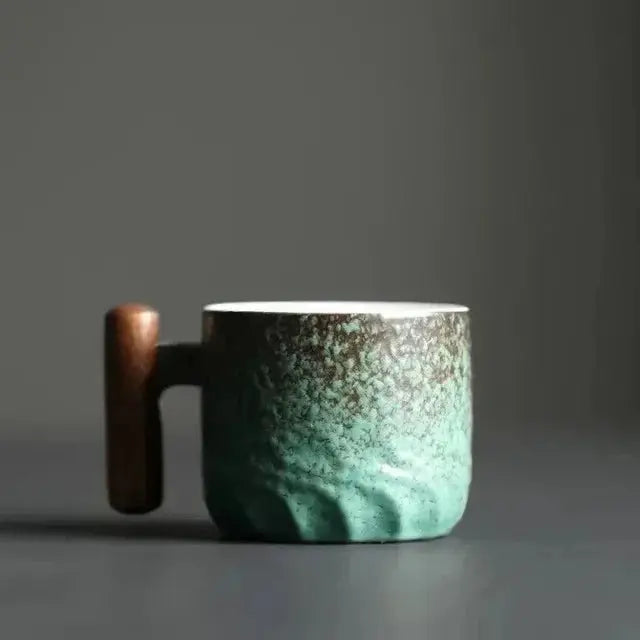 Handgefertigte Keramiktasse für kunstvolle Kaffeerituale
