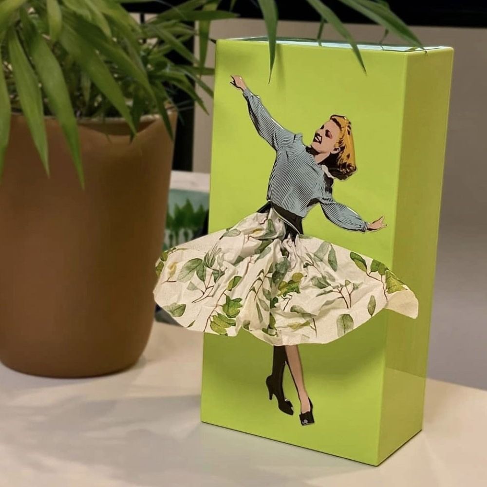 Cutie pentru șervețele cu fustă zburătoare – Un element decorativ jucăuș și spectaculos