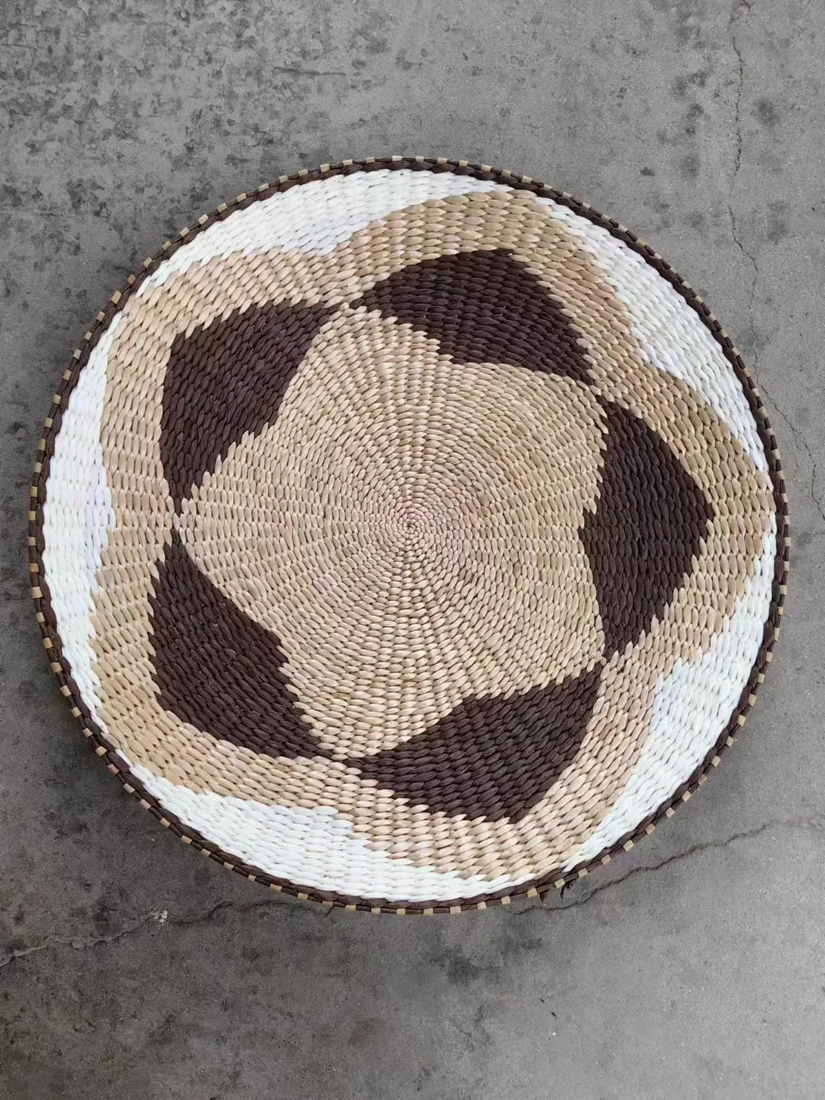 Panier mural tissé bohème