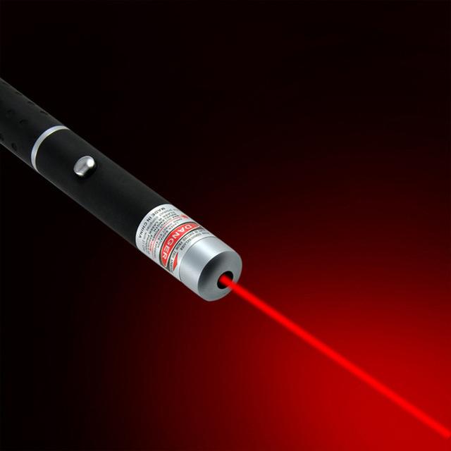 Three-Color Laser Pointer for Long-Range Precision
