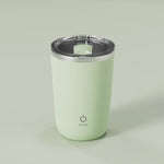 Tasse auto-mélangeante pour un mélange sans effort