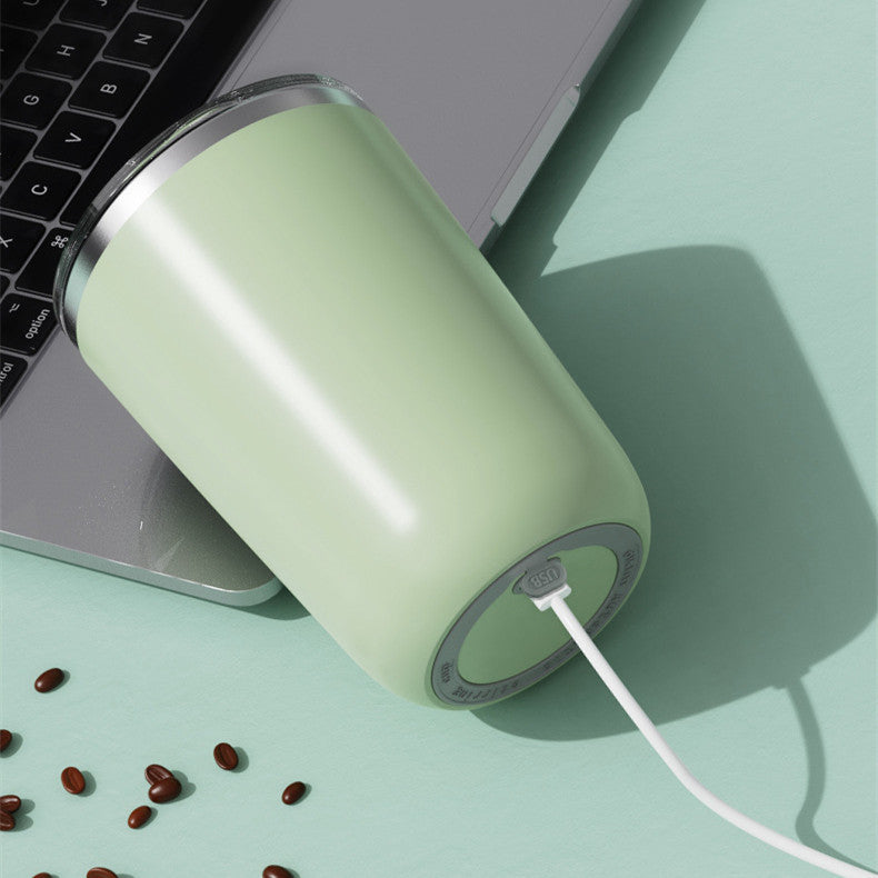 Tasse auto-mélangeante pour un mélange sans effort