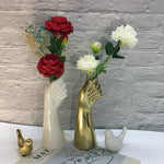 Vase à main en céramique avec caractère sculptural