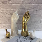 Vase à main en céramique avec caractère sculptural