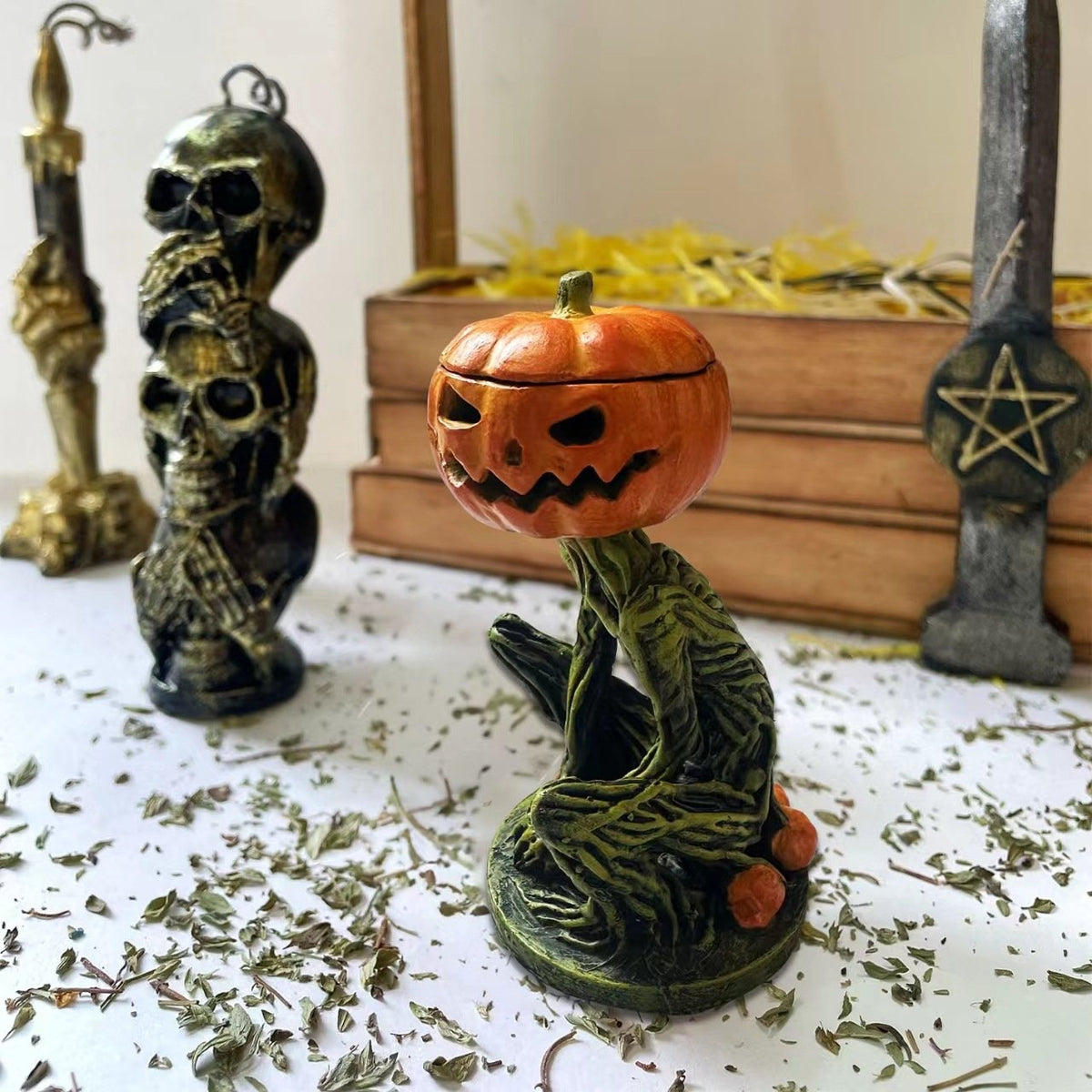 Figurină cu dovleac luminos pentru un farmec înfricoșător de Halloween
