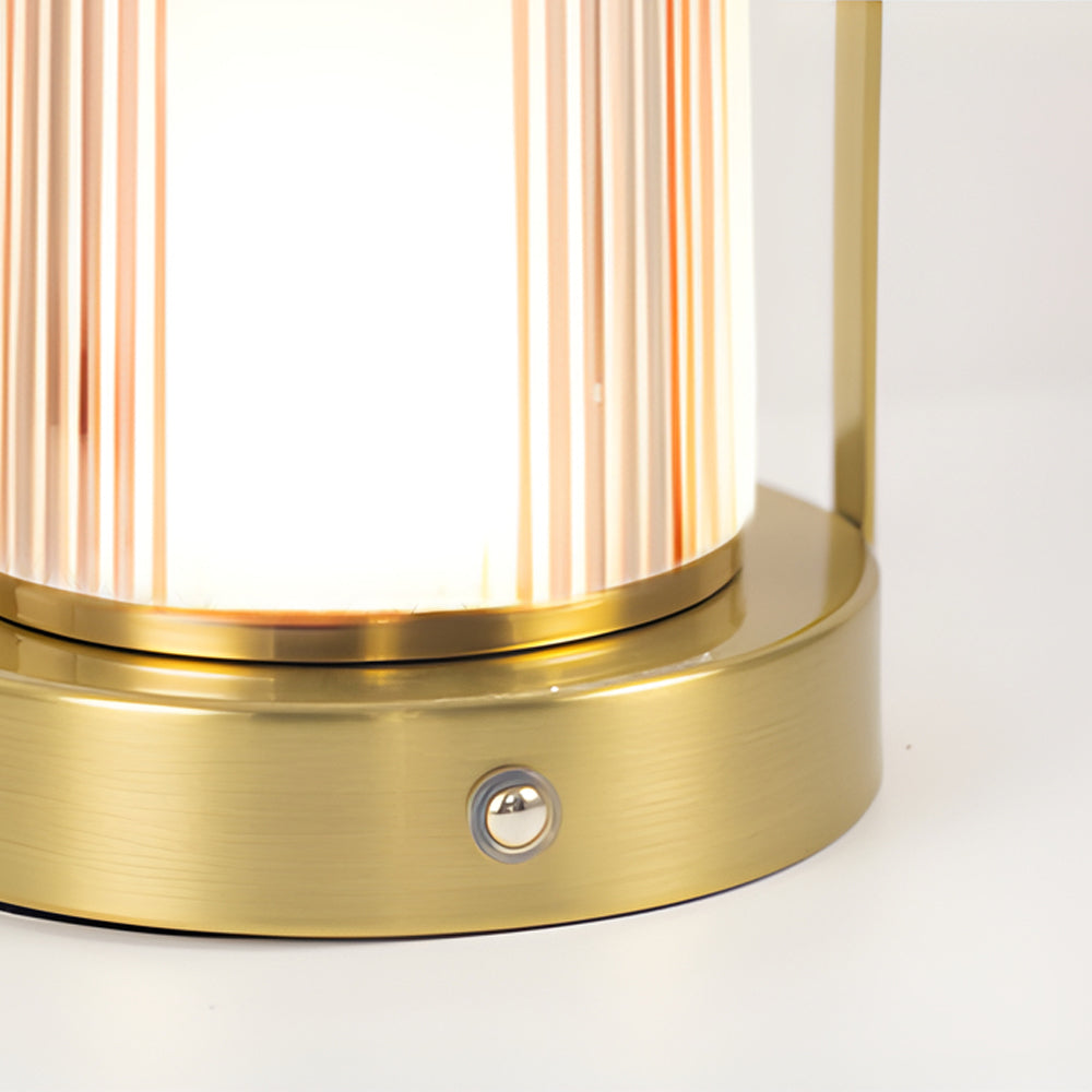 Lanterne LED en verre côtelé pour une atmosphère douce