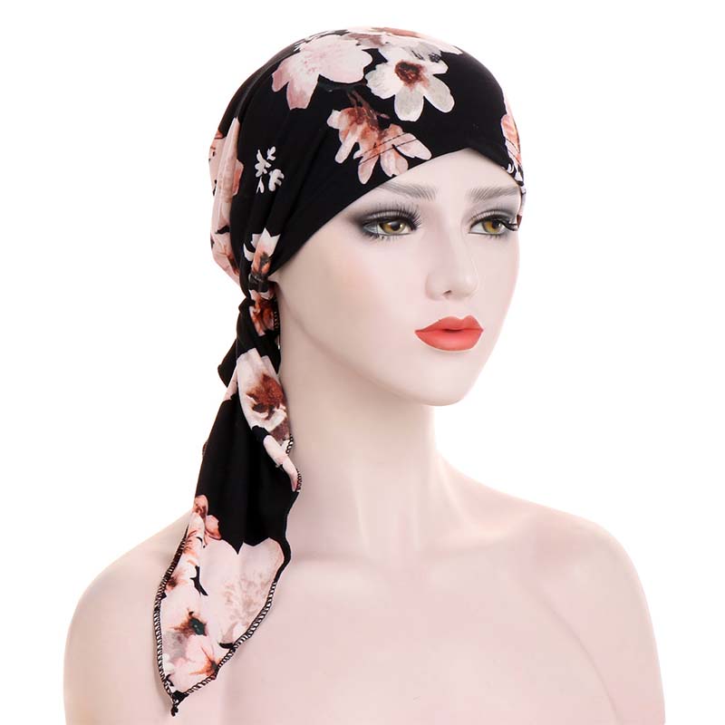 Turban floral pré-noué pour un style sans effort  